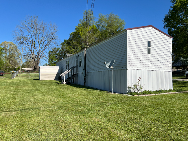 Building Photo - 17 Jones Cir