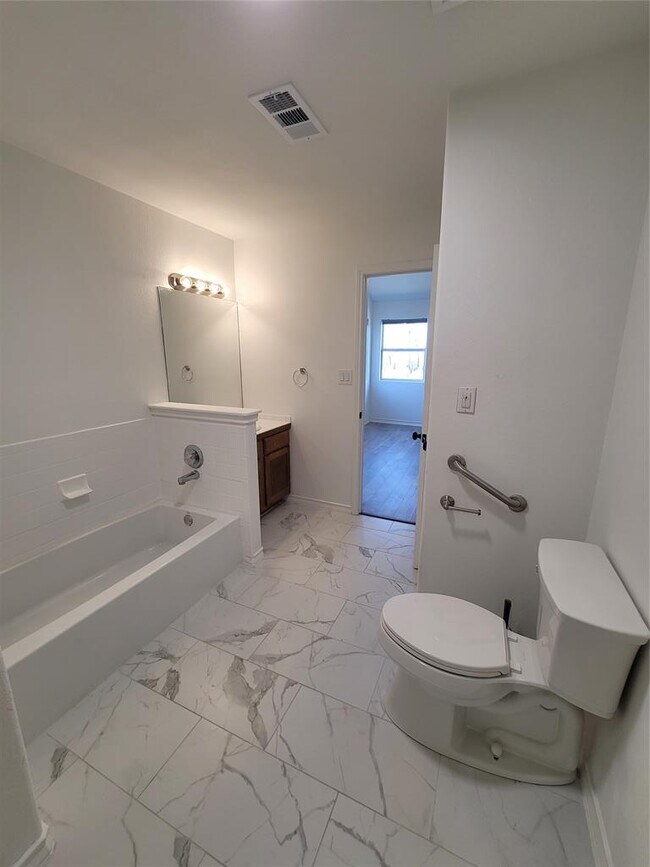 Building Photo - 208 Newcastle Dr
