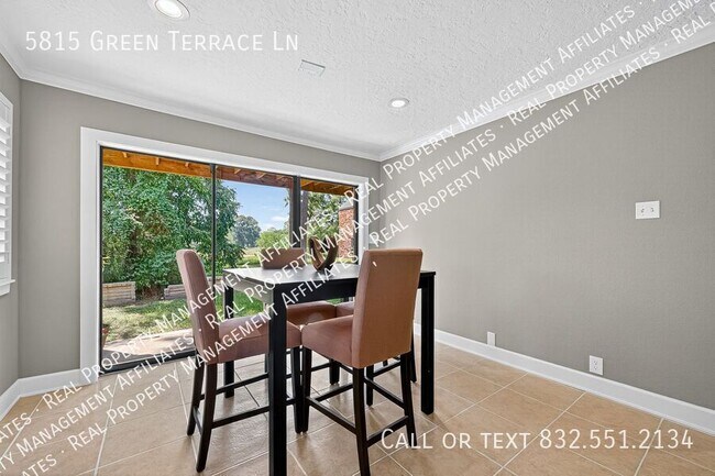 Building Photo - 5815 Green Terrace Ln