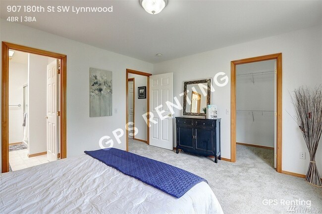 Building Photo - 907 180th St SW