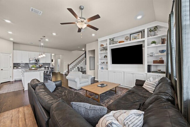 Building Photo - 631 Turquoise Dr