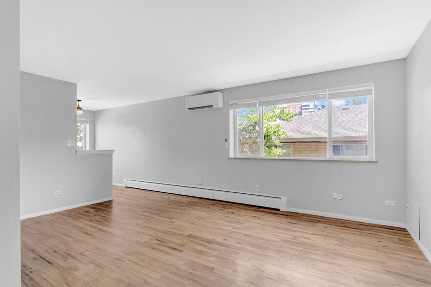 Living Area - 21 N Washington St