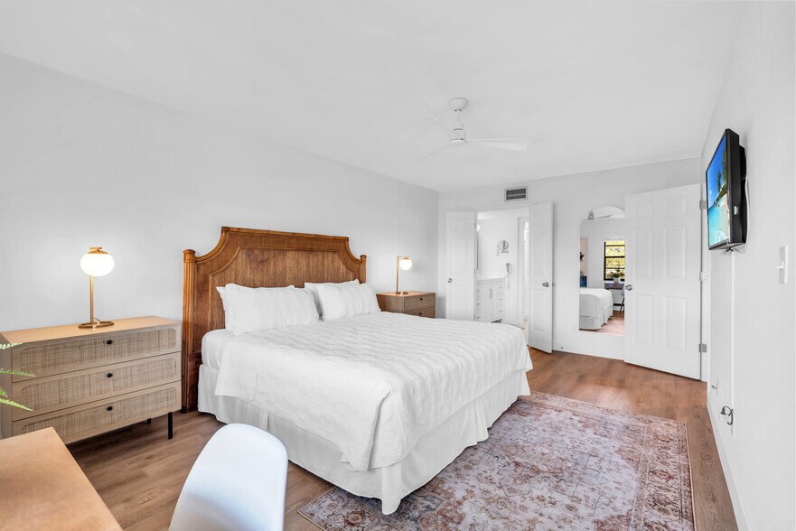 Building Photo - 600 Neapolitan Way