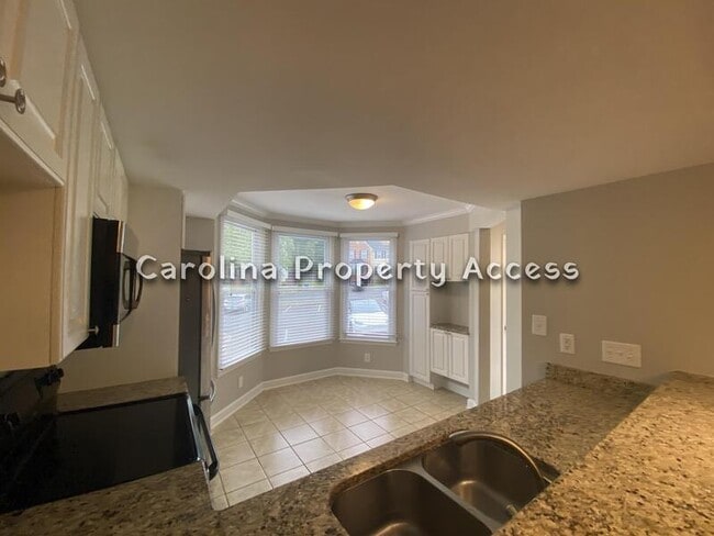 Building Photo - 37 Forest Glen Dr