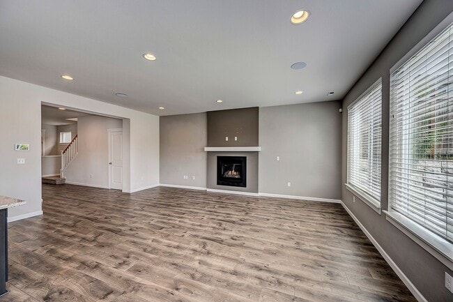 Building Photo - Marysville 4 bed/2.5 bath with large bonus...