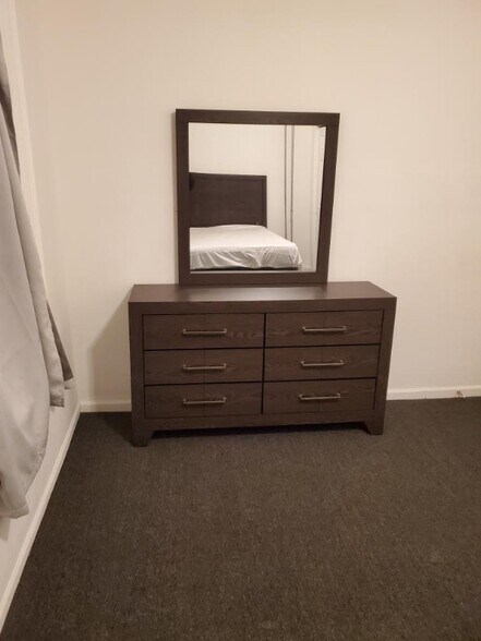 Building Photo - 636 E 230th St