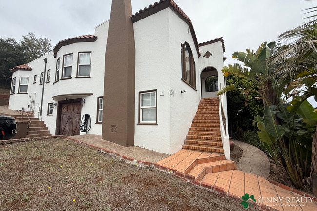 Primary Photo - Charming Victorian 3 Bedroom Home in Colma