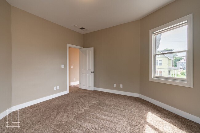 Building Photo - 1173-1175 Say Ave