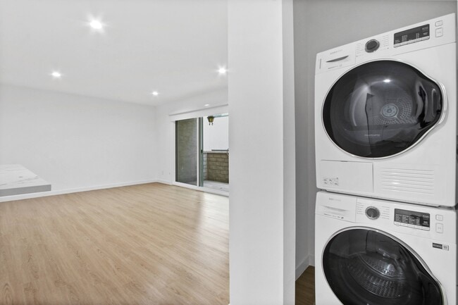 Interior Photo - 12707 Mitchell