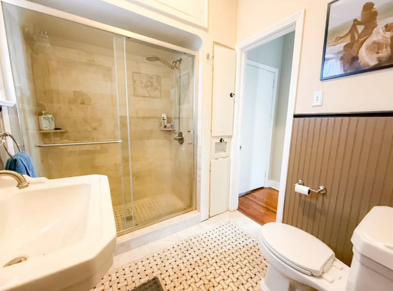 Building Photo - 4072 State St Dr