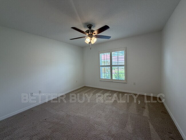 Building Photo - 16 Kalendar Ct