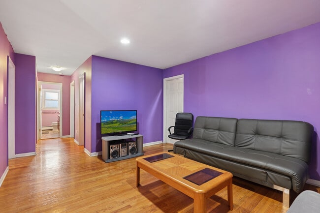 Building Photo - 2147 Ridge Ave