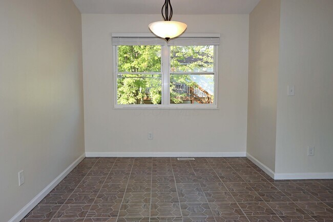 Building Photo - 7701 Flynnway Dr