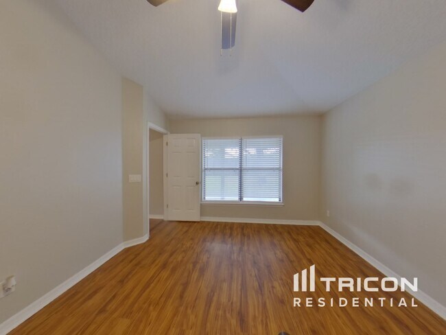 Building Photo - 1512 Clapton Dr