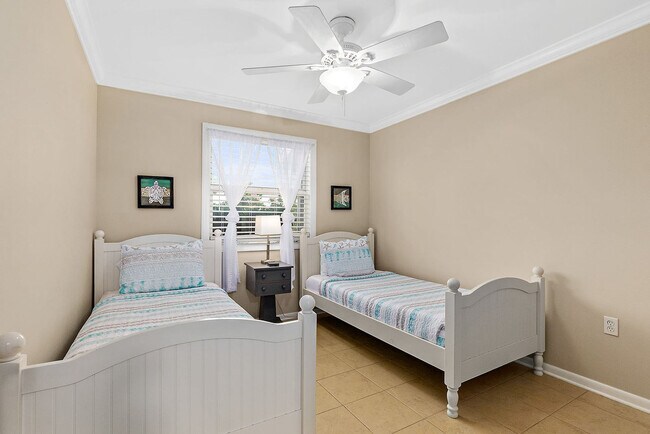 Building Photo - 11 Oceanside Dr