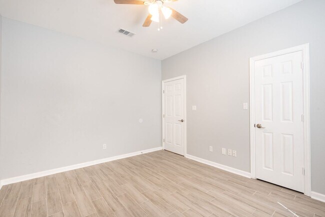 Building Photo - 1302 San Miguel Dr