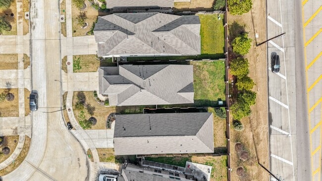 Building Photo - 6014 Bristol Spur Ln
