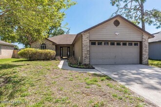 Building Photo - 3317 Cancun Dr E