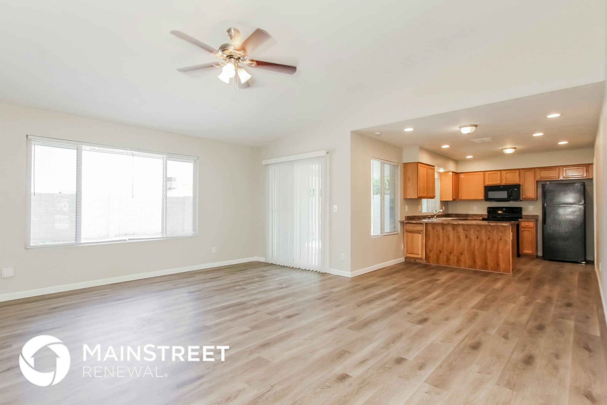 Building Photo - 6515 W Sunnyside Dr
