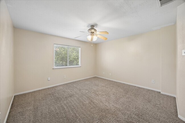 Building Photo - 21914 Willow Downs Dr