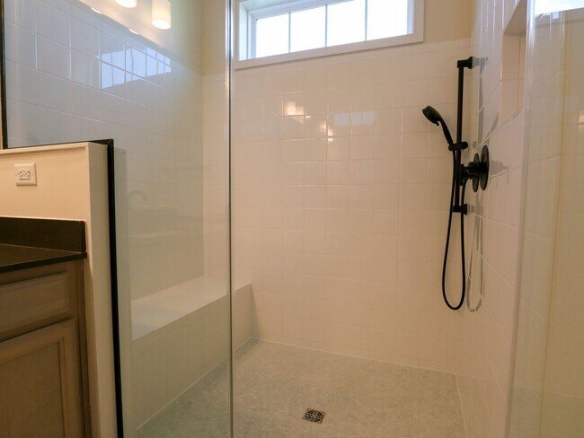 Building Photo - Luxury New Build in RounTrey – 4 Bed, 3 Ba...