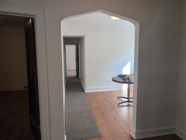 Building Photo - 5455 N Christiana Ave