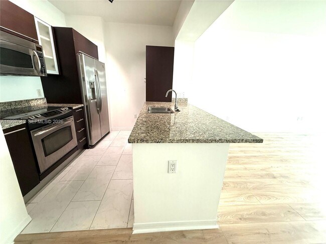 Building Photo - 951 Brickell Ave