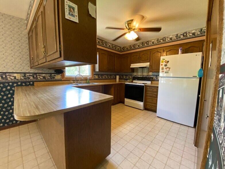 Kitchen - 2839 Riva Ridge Cir