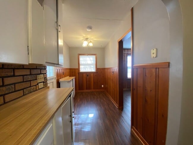Building Photo - Welcome to this charming 3-bedroom, 1.5-bathroom double in the heart of Springfield, OH+