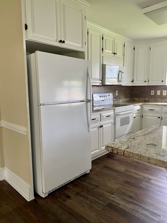 Building Photo - 5715 NC-581