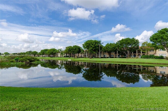 Building Photo - 2458 Centergate Dr