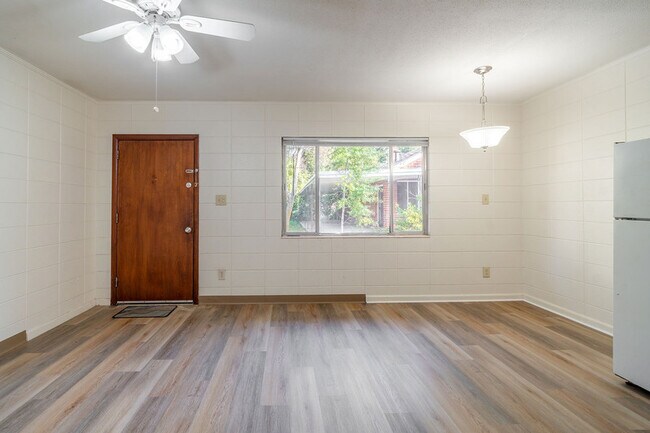 Building Photo - 1312#3 N. Adams St