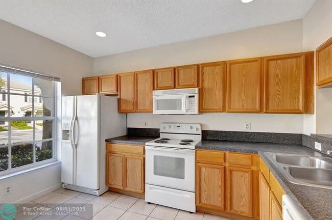 Building Photo - 5047 Palmbrooke Cir