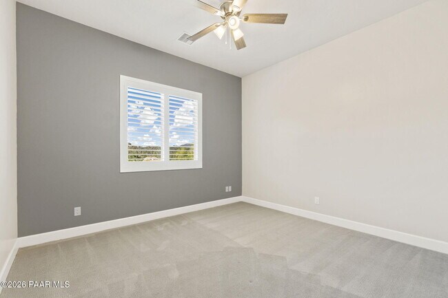 Building Photo - 1476 Sierry Peaks Dr