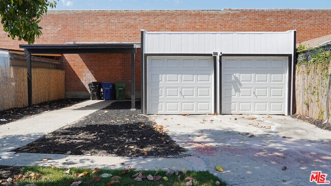 Building Photo - 3123 W 67th St