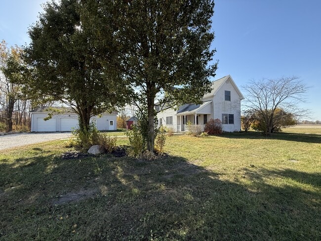 Building Photo - 595 E 700 N