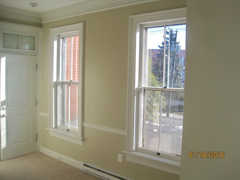 Building Photo - 116 Washington St