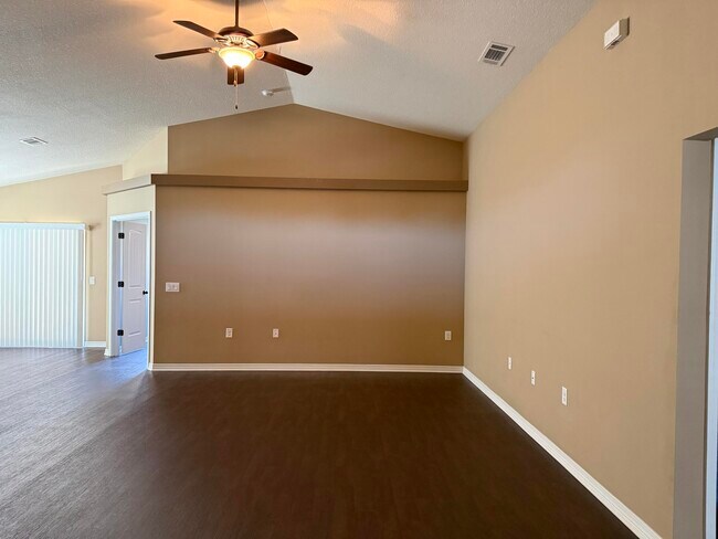 Building Photo - 233 Croft Cir