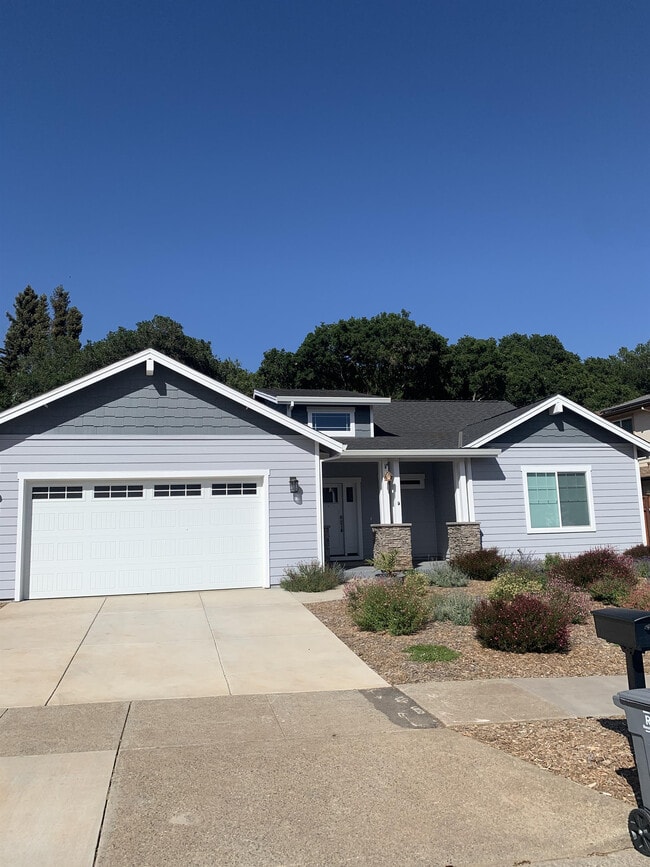 Building Photo - 3626 Aaron Dr