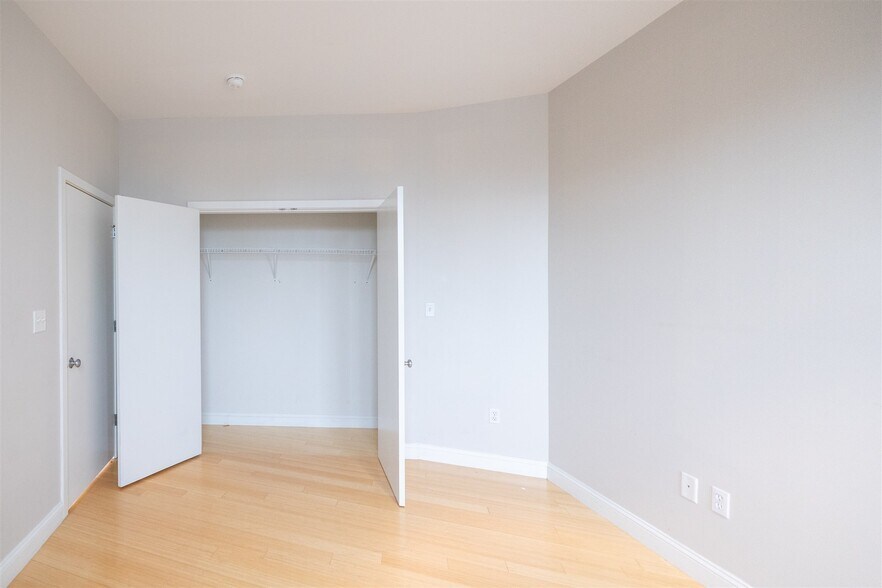Building Photo - 490 Harrison Ave