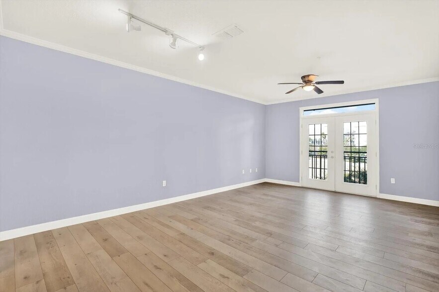 Living room - 4221 W Spruce St