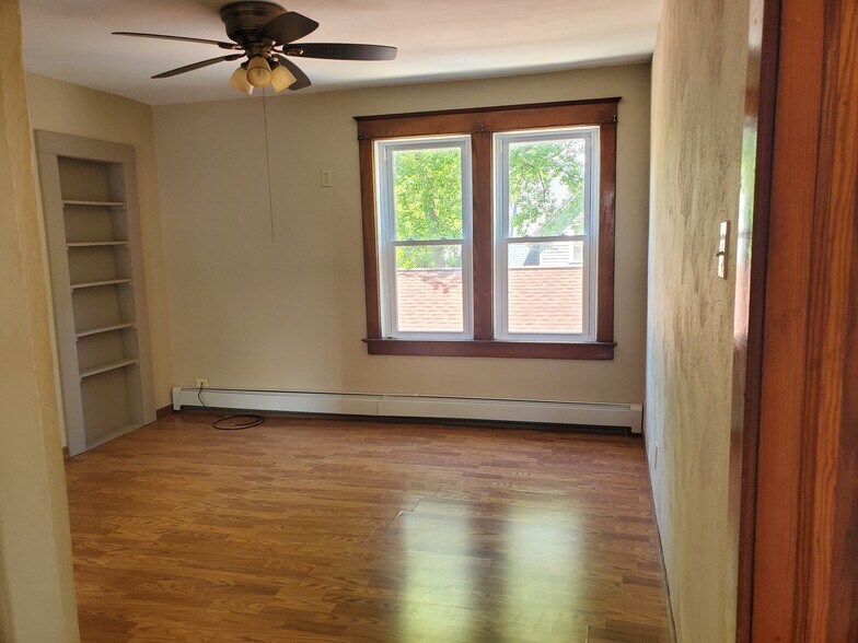 Building Photo - 314 S Hubbard St