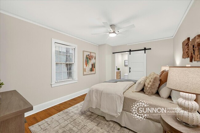 Building Photo - Adorable 3 Bedroom in Plaza Midwood Close to Everything