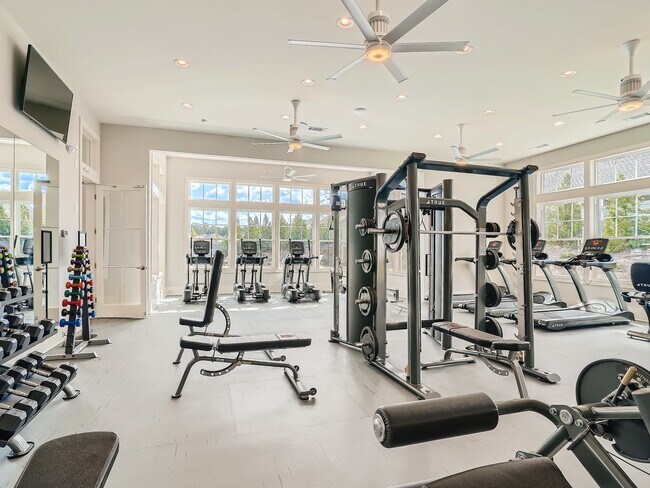 Building Photo - 245 Lake Vista Dr