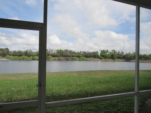 Building Photo - Large 3 bedroom 2.5 bathroom Townhouse