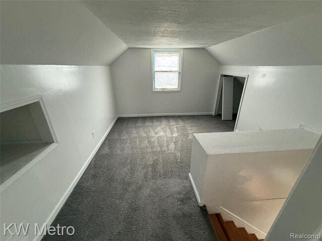 Building Photo - 386 Amherst St