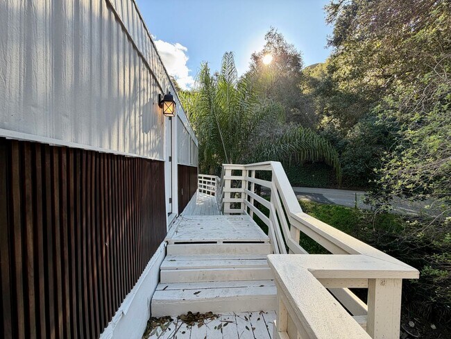 Building Photo - Charming 2 bed 2 bath home in Simi Valley!