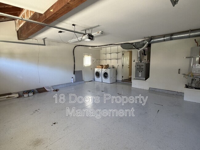 Building Photo - 11035 Forestview Ln