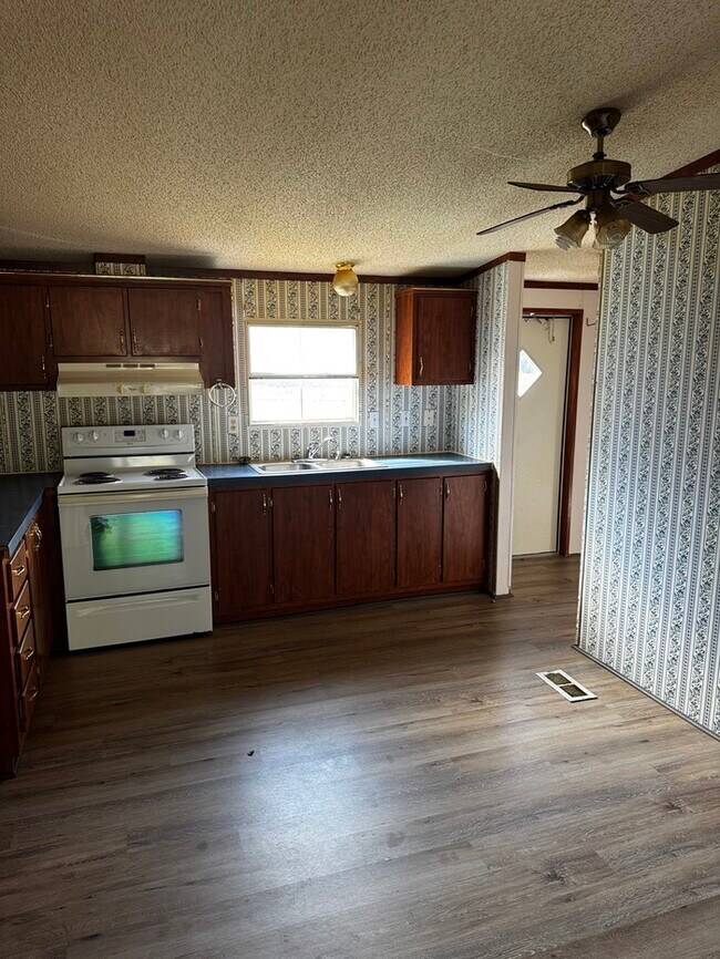 Building Photo - 5667 Turner Dr