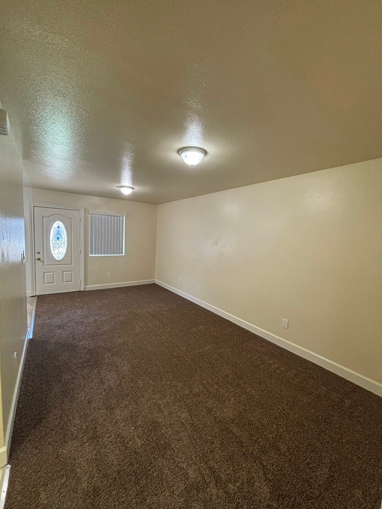 Building Photo - 705 E 52nd Pl